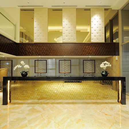 Louis Kienne Hotel Pandanaran Semarang Eksteriør billede
