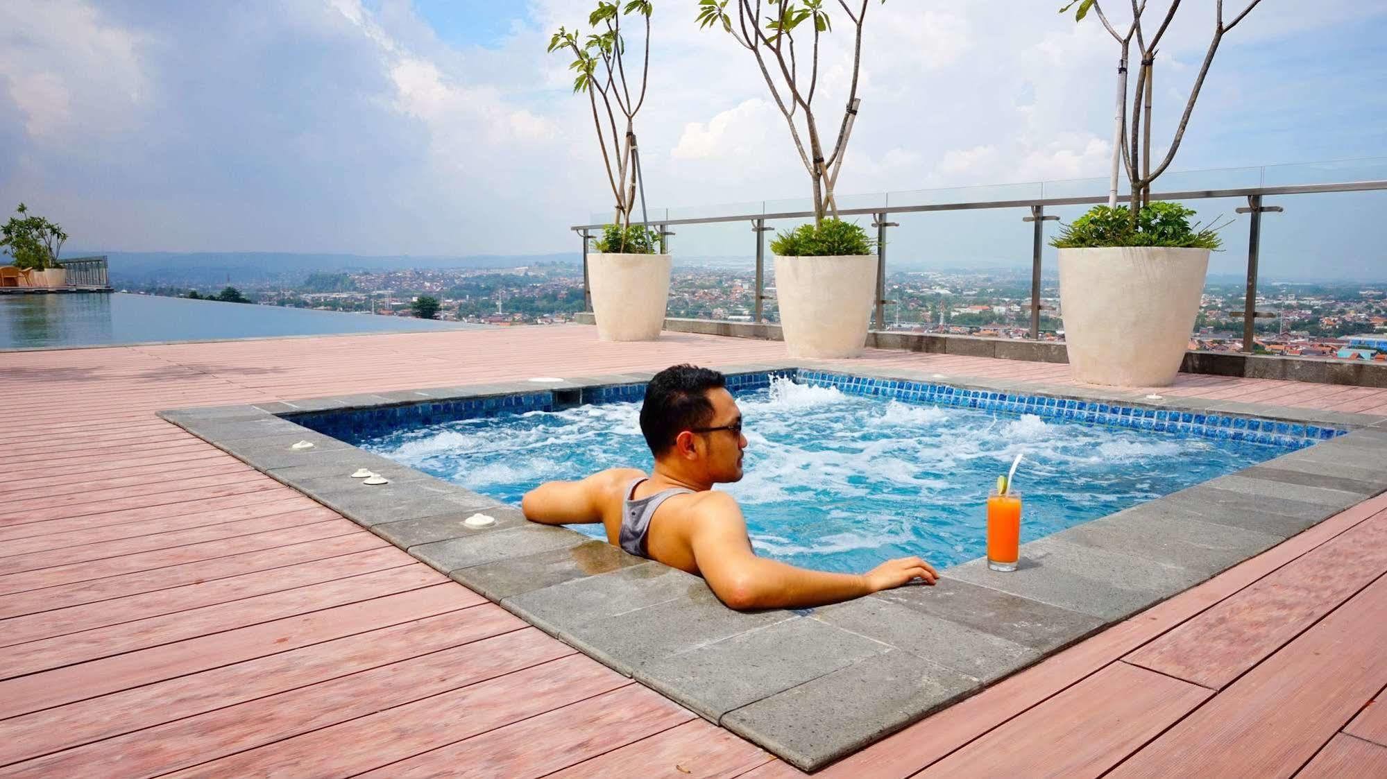 Louis Kienne Hotel Pandanaran Semarang Eksteriør billede